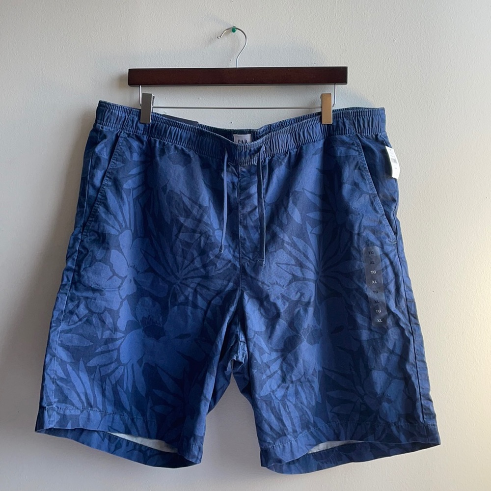 Blue Floral Shorts 9” New With Tags .